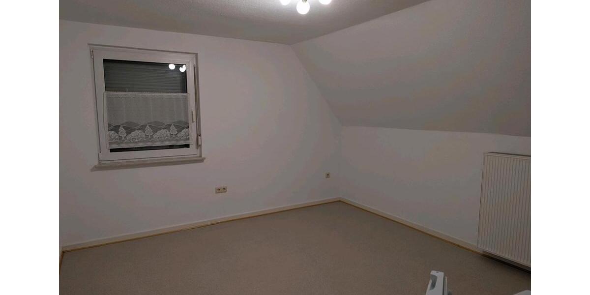 Dachgeschoßwohnung Burbach - 2.5 Zimmer, 47 m&sup2;, 370&euro; | Angebot:23793694