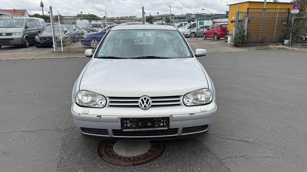 VW Golf 127.000 km 1.999 &euro; Fürth 90762