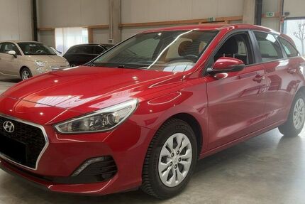 Hyundai i30 72.189 km 12.390 &euro; Dresden 01139