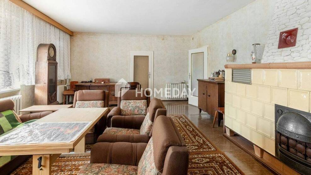 Viel Platz & Potenzial: EFH mit 8 Zimmern, Innenhof & Nebengelass auf großem Grundstück 8 zimmer