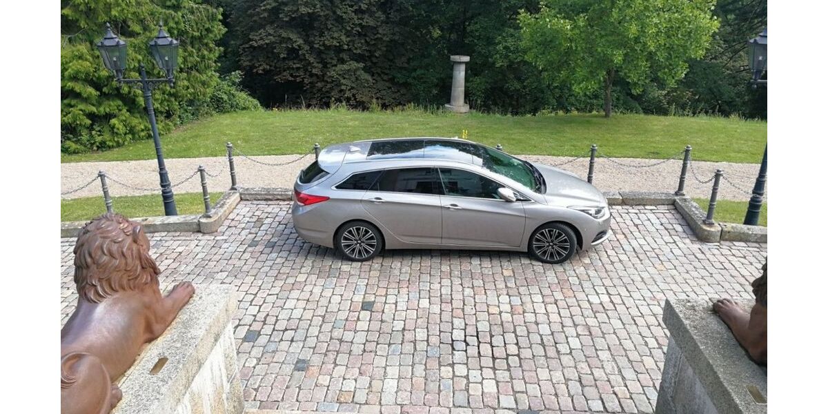 Hyundai i40 171.000 km 10.400 &euro; Wiesbaden 65205