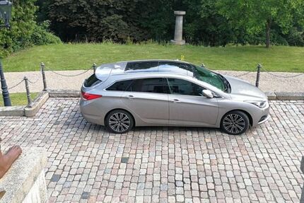 Hyundai i40 171.000 km 9.500 &euro; Wiesbaden 65205