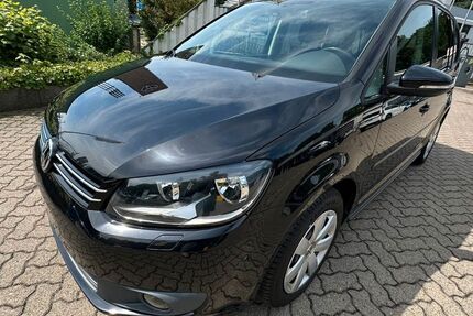 VW Touran 131.738 km 10.499 &euro; Wedel 22880