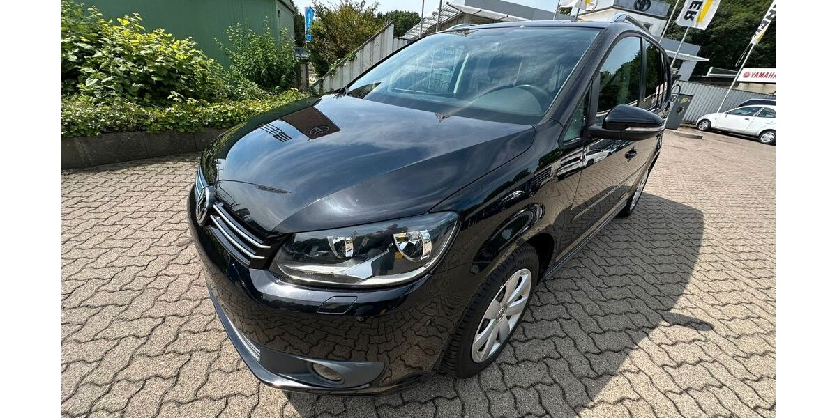 VW Touran 131.738 km 10.499 &euro; Wedel 22880