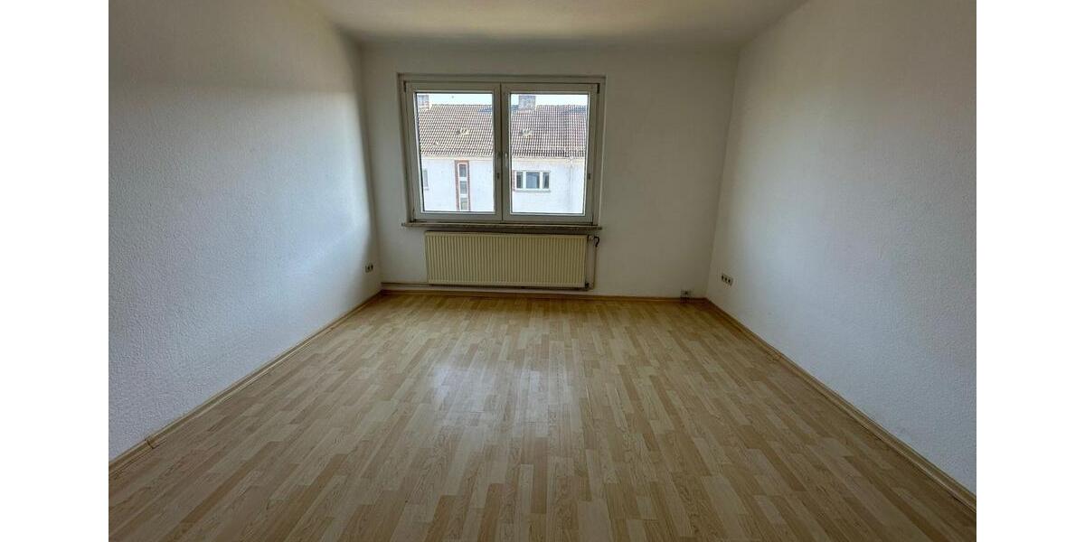 Etagenwohnung Calbe (Saale) - 6 Zimmer, 110 m&sup2;, 825&euro; | Angebot:27627769