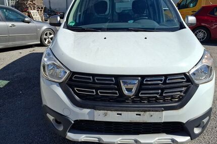 Dacia Dokker 330.122 km 5.200 &euro; Kernen i. r 71394