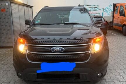 Ford Explorer 144.009 km 17.999 € Berlin 10967