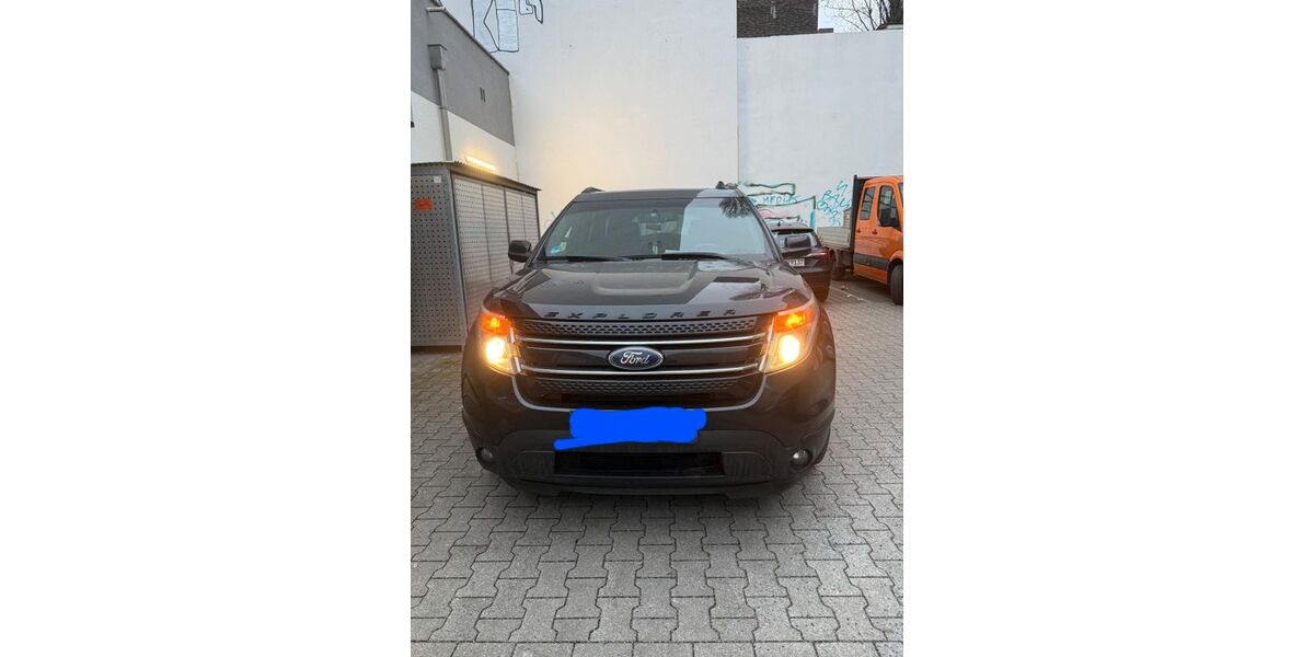 Ford Explorer 144.009 km 17.999 € Berlin 10967