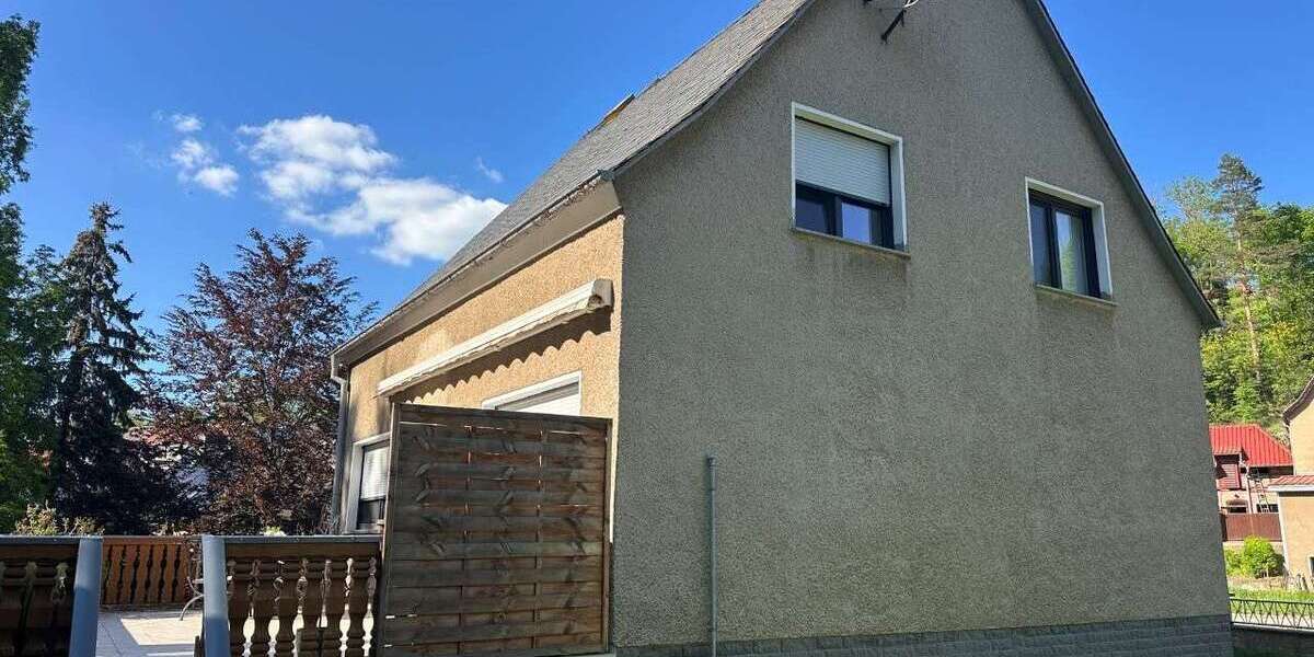Saniertes Einfamilienhaus mit zwei Garagen in guter Wohnlage - Einfamilienhaus Unterwellenborn | Angebot:26777918