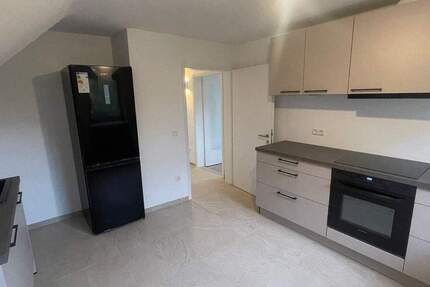 Hochwertig renovierte 2,5-Zimmer-Wohnung mit großer Loggia, Einbauküche und Toplage in Ispringen 2 zimmer