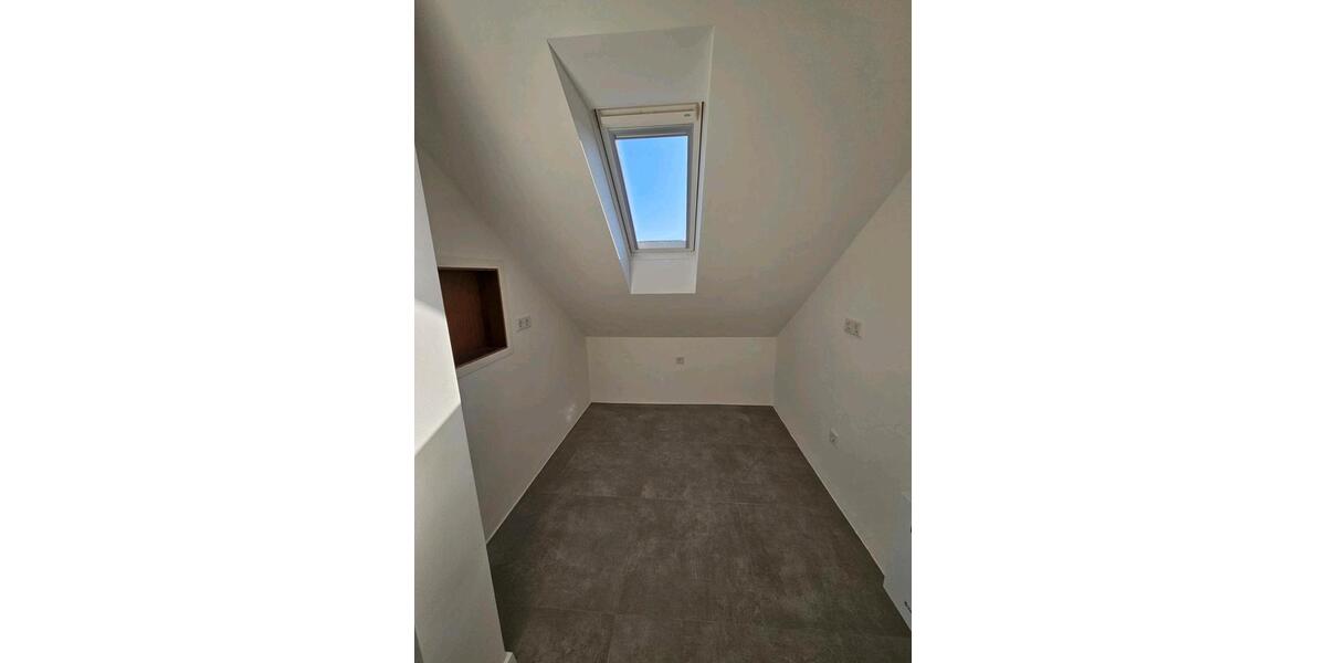 Dachgeschoßwohnung Nürnberg Hasenbuck - 2 Zimmer, 45 m&sup2;, 575&euro; | Angebot:25393383