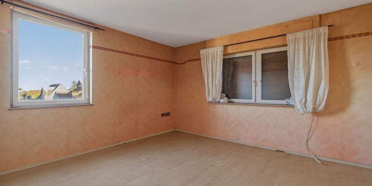 Mehrfamilienhaus, Wohnhaus Karlsbad / Auerbach Auerbach - 6 Zimmer, 153 m&sup2;, 195.000&euro; | Angebot:24857833