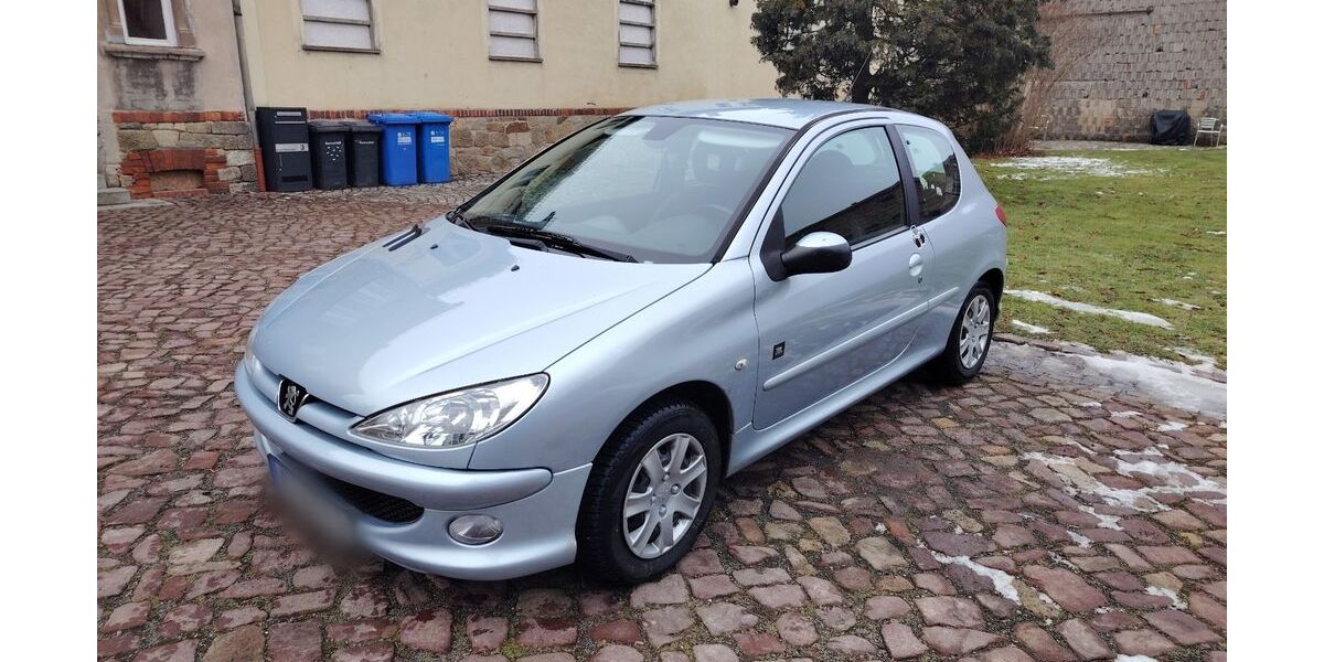 Peugeot 206 116.000 km 1.999 &euro; Roßwein 04741