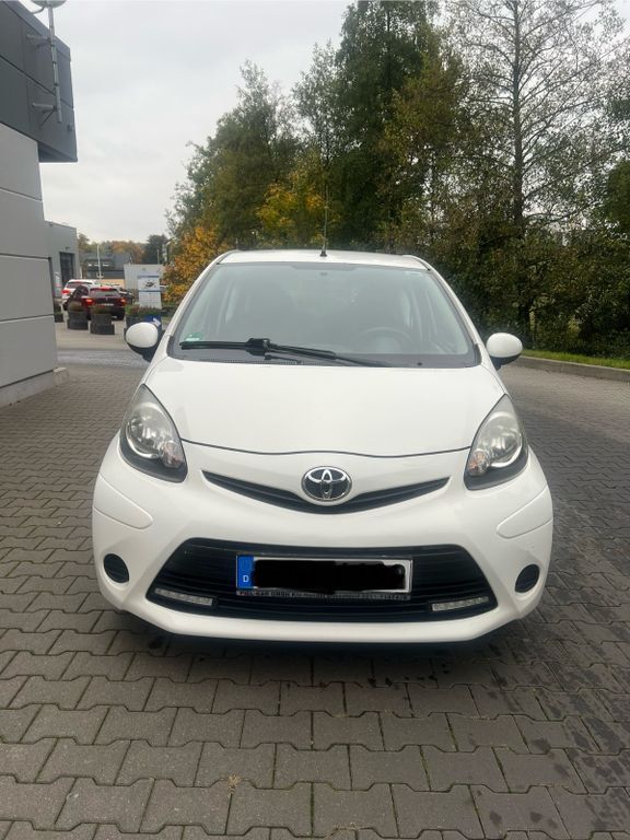 Toyota Aygo (X) 192.226 km 2.500 € Hückeswagen 42499