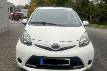 Toyota Aygo (X) 192.226 km 2.999 € Hückeswagen 42499