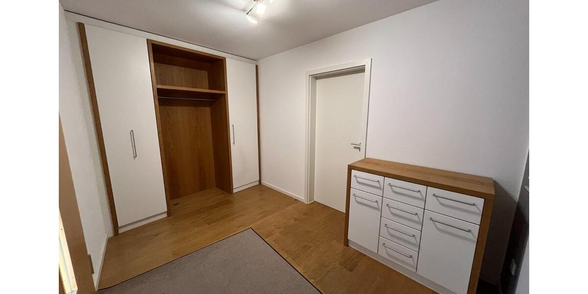 Dachgeschoßwohnung Marktoberdorf - 6 Zimmer, 206 m&sup2;, 1.900&euro; | Angebot:24962173