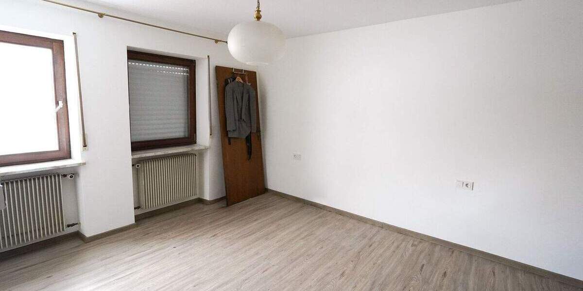 Einfamilienhaus Mellrichstadt - 5 Zimmer, 115 m&sup2;, 850&euro; | Angebot:24736767