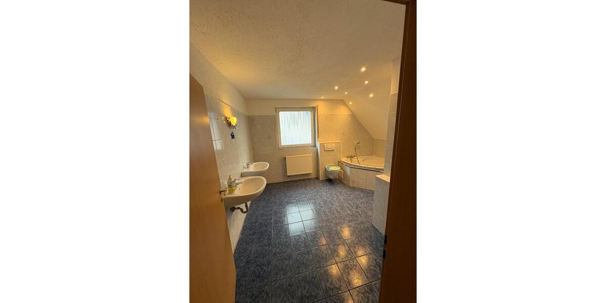 Einfamilienhaus Balve - 4 Zimmer, 120 m&sup2;, 259.000&euro; | Angebot:27073249