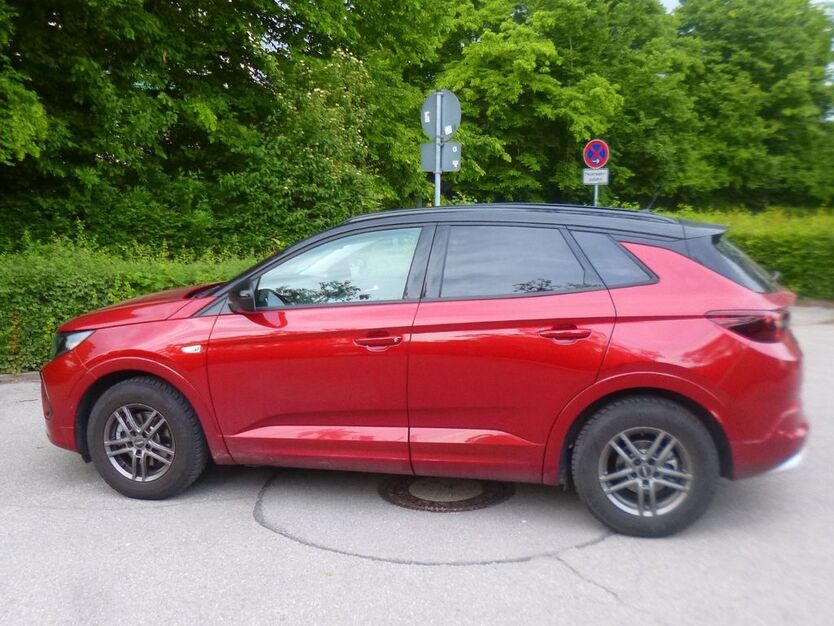 Opel Grandland (X) 1.400 km 24.900 € Gilching 82205