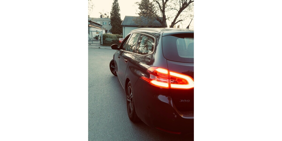 Peugeot 308 105.000 km 6.500 &euro; Berlin 10178