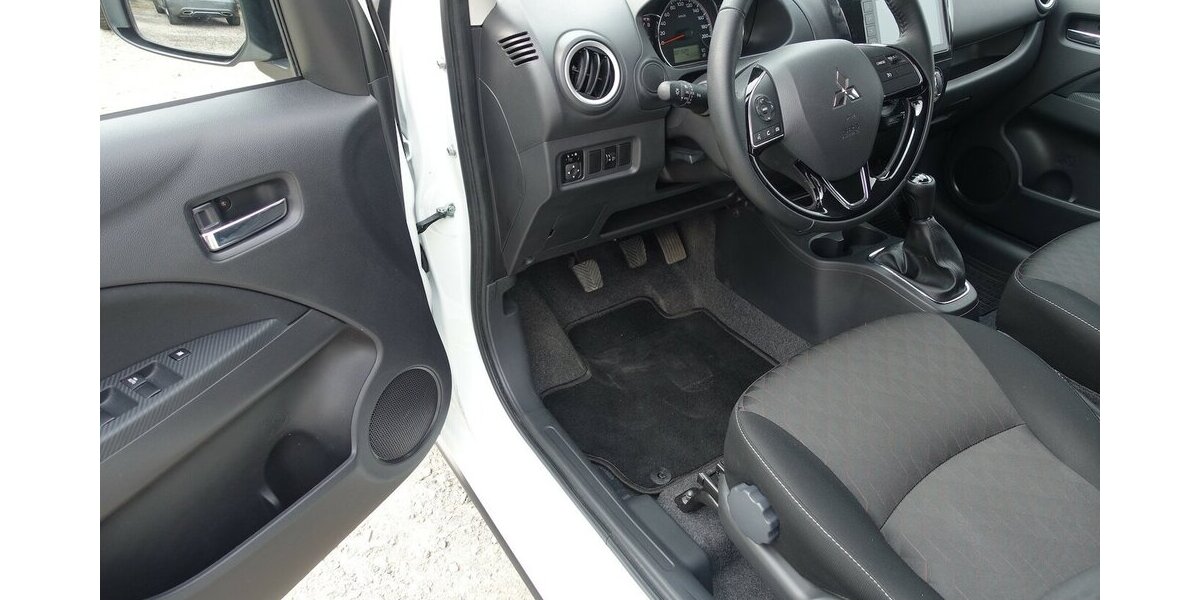 Mitsubishi Space Star Select+ Kamera Alu WR Sitzh. DAB 1. Han 21.600 km 12.950 &euro; Neumarkt/OPf 92318