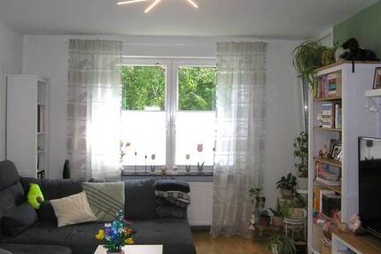 2-Zimmer-Wohnung im Hochparterre mit kleinem Balkon
