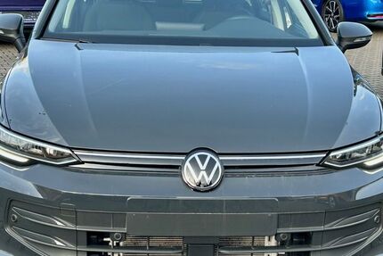 VW Golf 8.600 km 23.590 &euro; Wasungen 98634