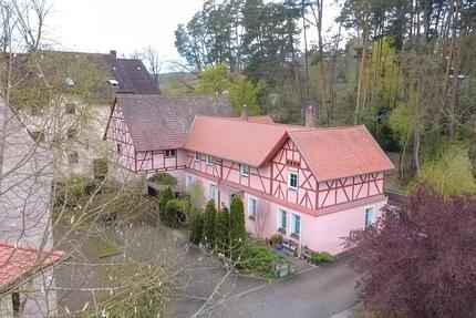 Haus Georgensgmünd - 8 Zimmer, 173 m&sup2;, 350.000&euro; | Angebot:26987351