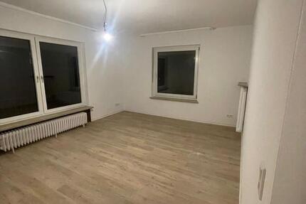 Neu Renovierte 3 Zimmer Wohnung 3 zimmer