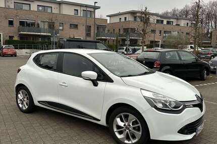 Renault Clio 99.000 km 6.900 &euro; Köln 50670