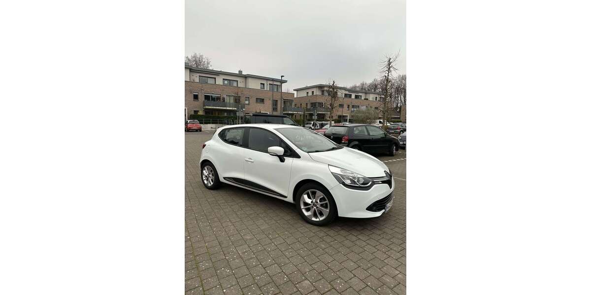 Renault Clio 99.000 km 6.900 &euro; Köln 50670