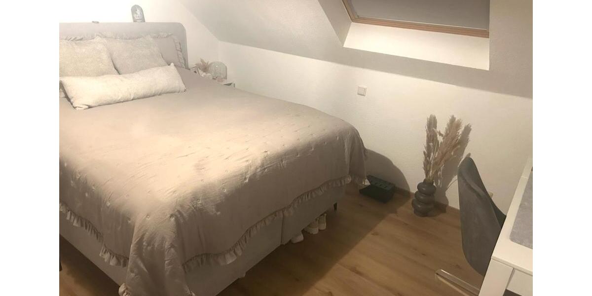 Dachgeschoßwohnung Hennef (Sieg) - 2 Zimmer, 50 m&sup2;, 675&euro; | Angebot:26271505