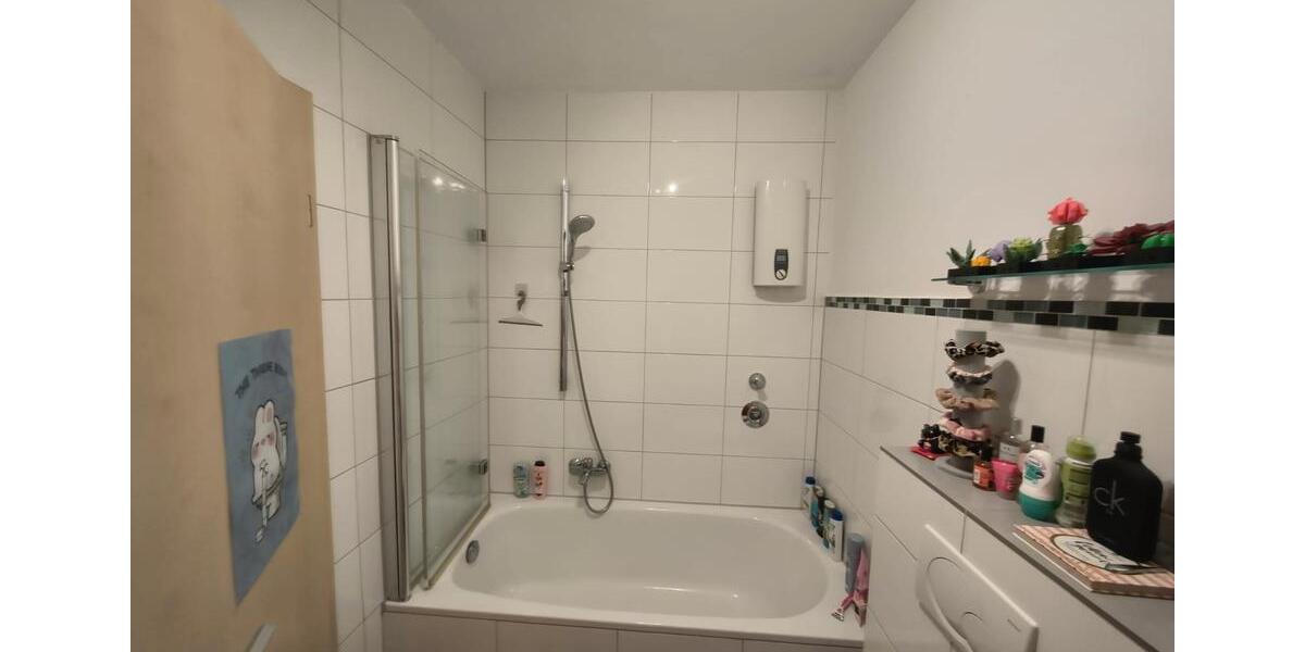 Dachgeschoßwohnung Niederkassel - 2 Zimmer, 45 m&sup2;, 610&euro; | Angebot:26335926