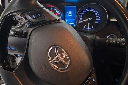 Toyota C-HR 110.000 km 16.300 € Hamburg 20099
