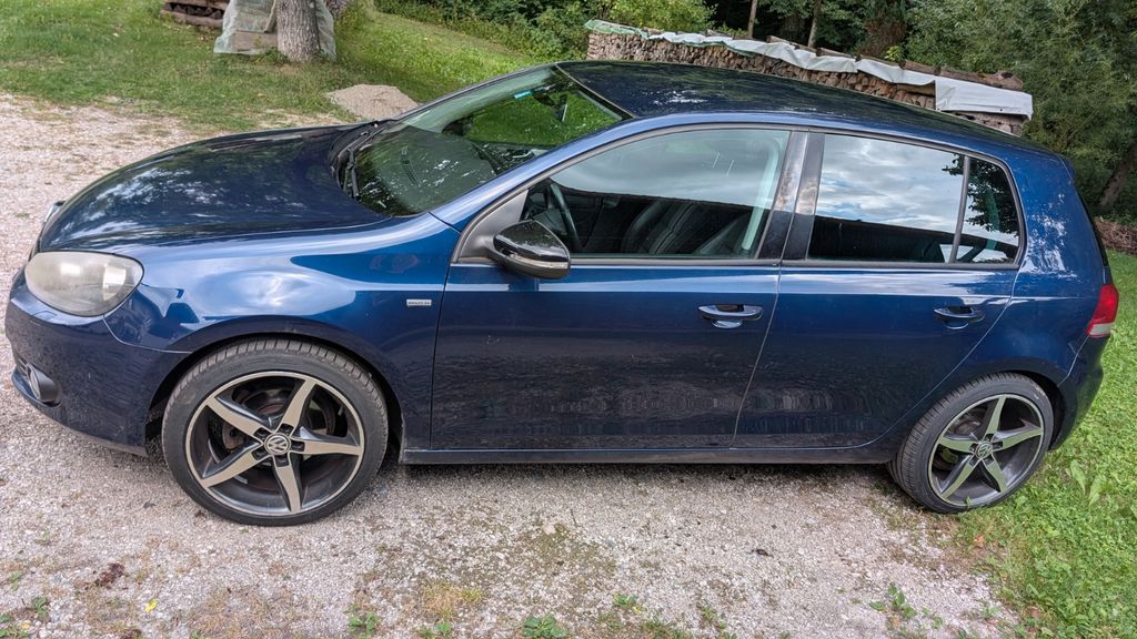 VW Golf 189.500 km 5.500 &euro; Staudach-Egerndach 83224
