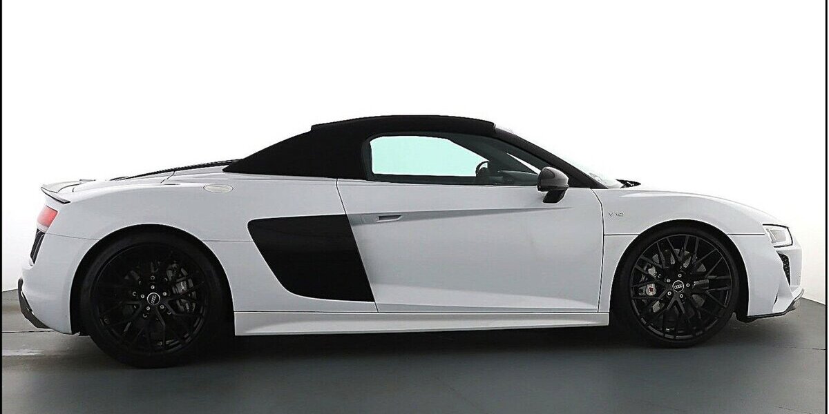 Audi R8 5.2 FSI quattro Spyder 36.100 km 119.990 &euro; Stade 21682