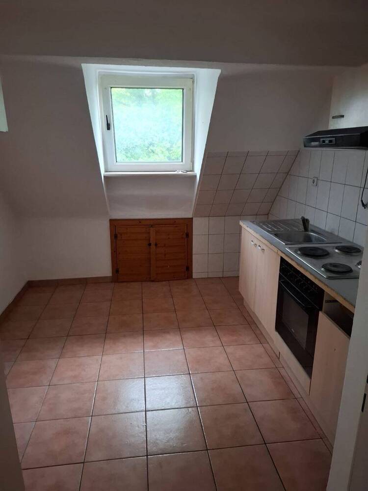 gemütliche DG Wohnung sucht neue Mieter
