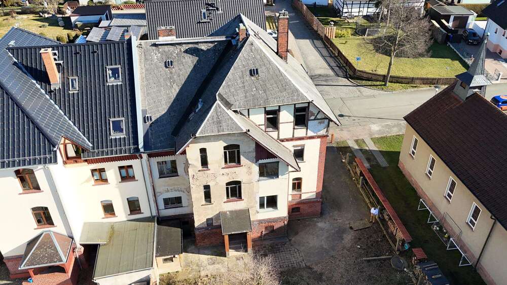 Haus zum Kaufen in Zwickau 145.000 € 236 m² 8 zimmer