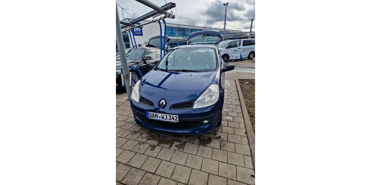 Renault Clio 182.000 km 1.799 &euro; Dachau 85221