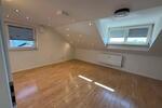 Dachgeschoßwohnung Alteglofsheim - 3 Zimmer, 90 m&sup2;, 1.100&euro; | Angebot:26250546