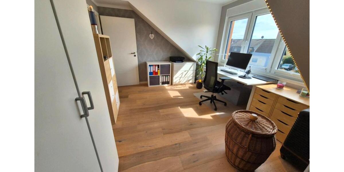 Dachgeschoßwohnung Reinheim - 4 Zimmer, 93 m&sup2;, 1.250&euro; | Angebot:26254498
