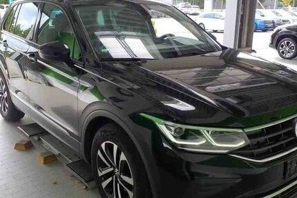 VW Tiguan 63.383 km 26.990 € Bremerhaven 27568