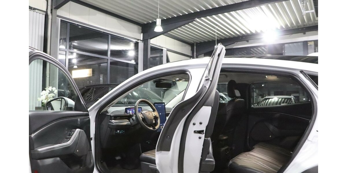 Ford Mustang Mach-E VIRTUAL+360°+NAVI+ / AHK 50.000 km 25.888 &euro; Hamm 59077