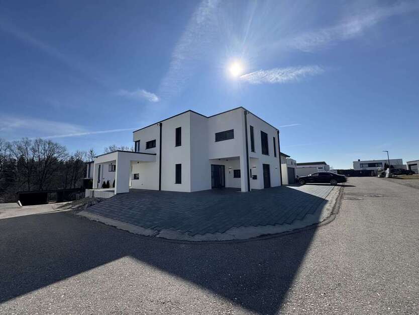 Haus zum Kaufen in Krauchenwies 895.000 € 250 m²