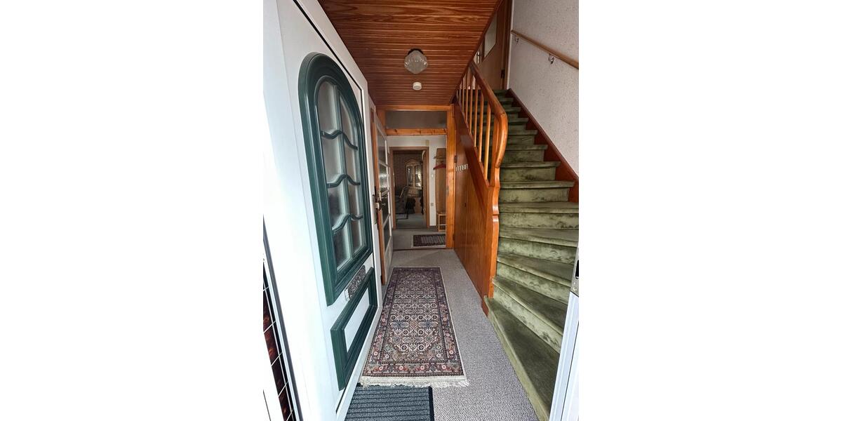 Doppelhaushälfte Varel - 6 Zimmer, 140 m&sup2;, 1.300&euro; | Angebot:26202205