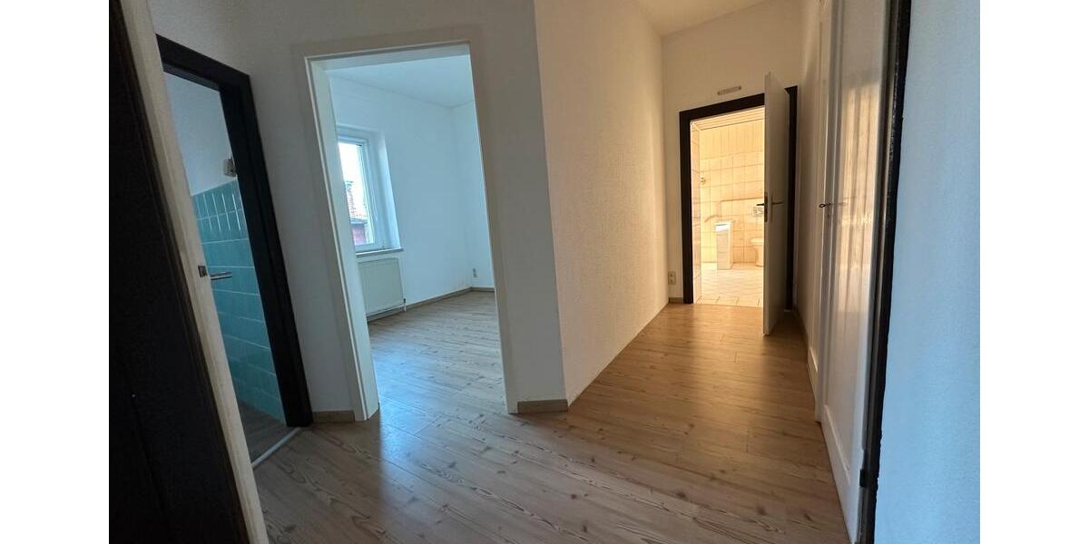 Hochparterre Eckartsberga - 3 Zimmer, 90 m&sup2;, 800&euro; | Angebot:24831860