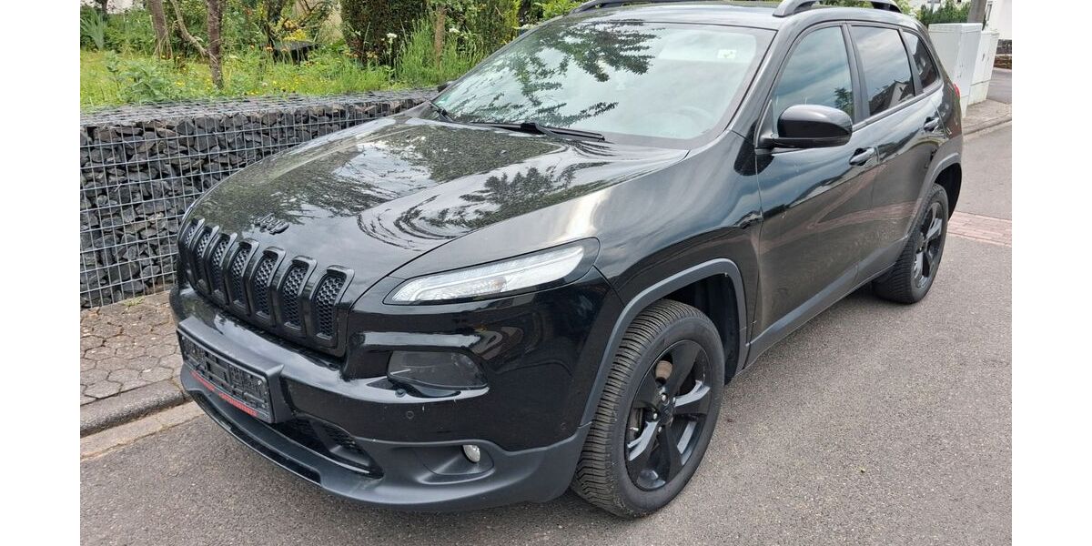 Jeep Cherokee 241.000 km 9.900 &euro; Beselich 65614