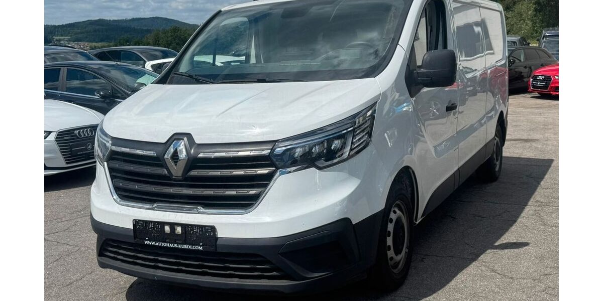 Renault Trafic 31.000 km 24.990 &euro; Willmering 93497