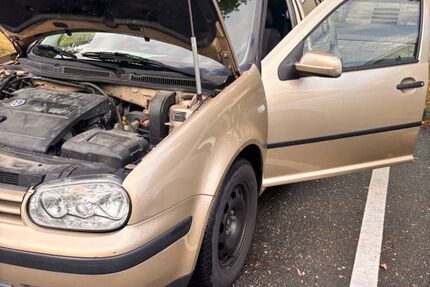 VW Golf 276.000 km 700 &euro; Cottbus 03044