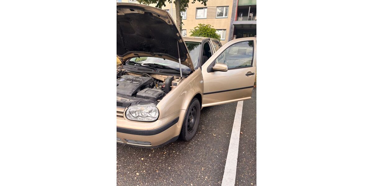 VW Golf 276.000 km 700 &euro; Cottbus 03044
